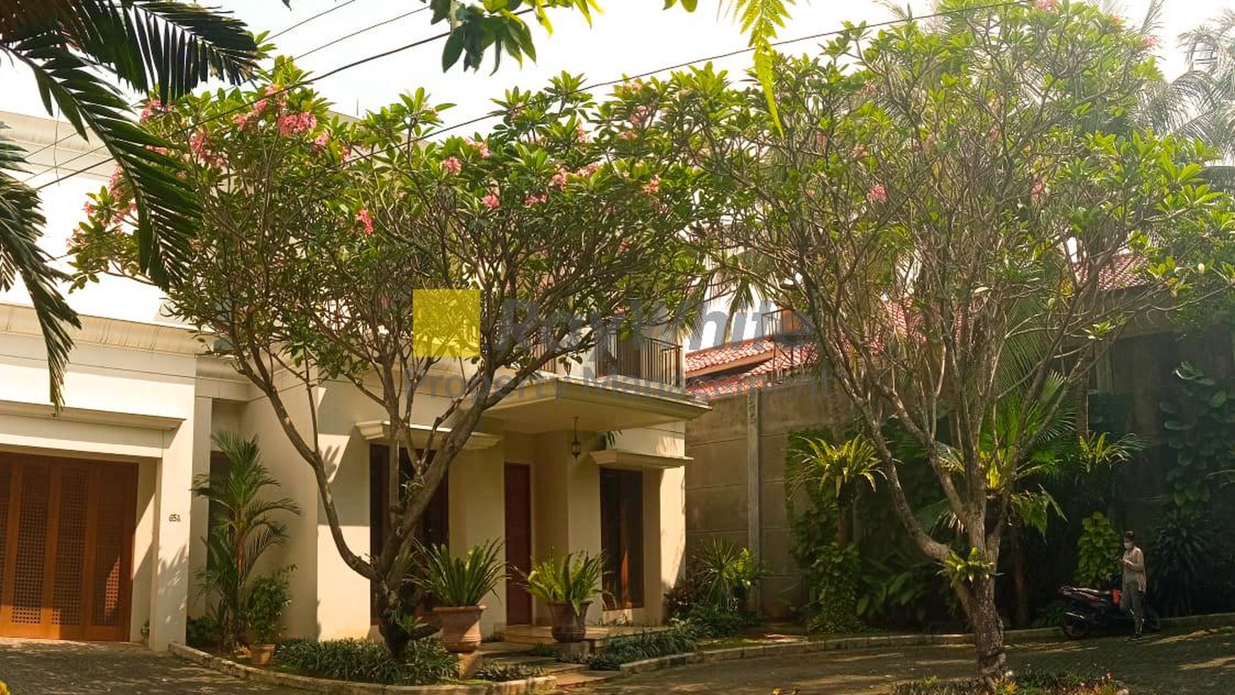 Luxury and Cozy House in Quite Area With big Garden @ Cilandak, South Jakarta