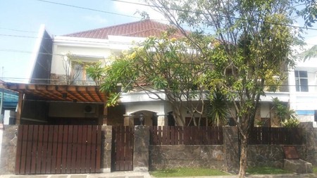 Rumah di Semolowaru Selatan, Full Furnished, ada Taman belakang luas, Siap Huni