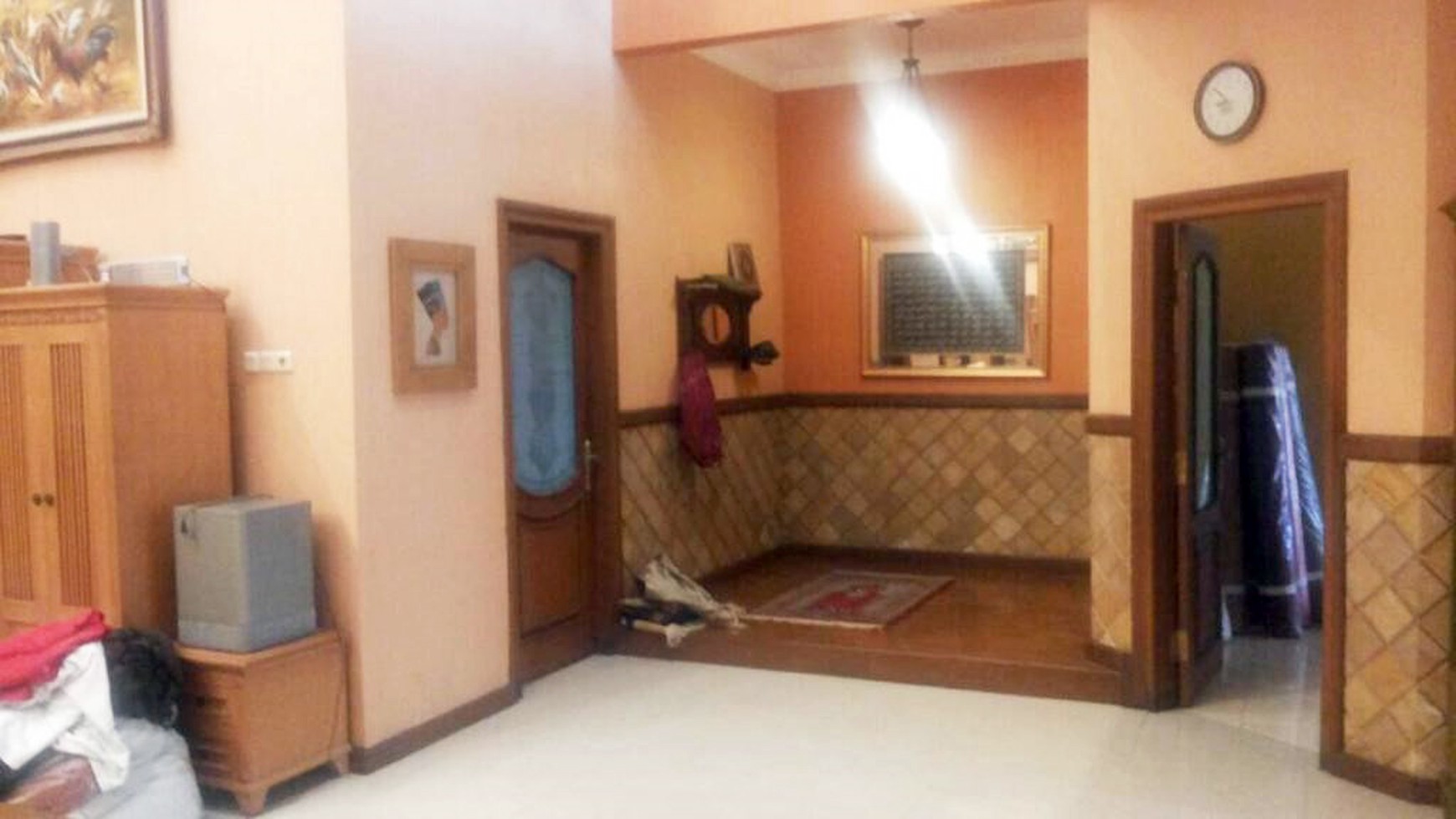 Rumah di Semolowaru Selatan, Full Furnished, ada Taman belakang luas, Siap Huni