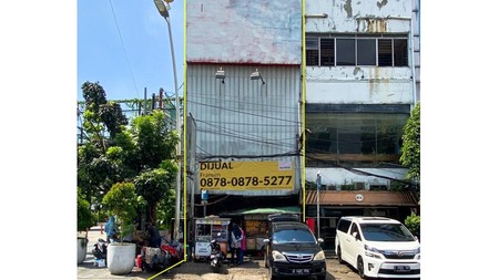 Ruko 3.5 Lantai di Jl. H. Agus Salim, Menteng, Jakarta Pusat