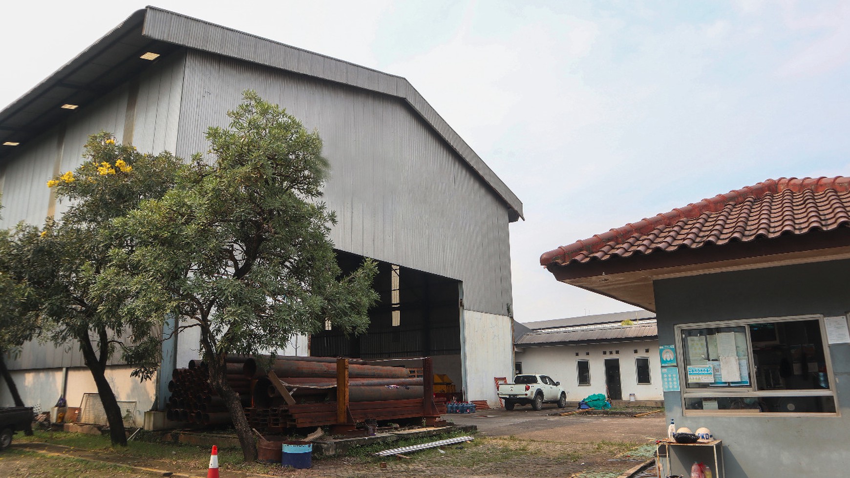 Dijual gudang dan workshop di Pangkalan II, Raya Narogong, Bekasi