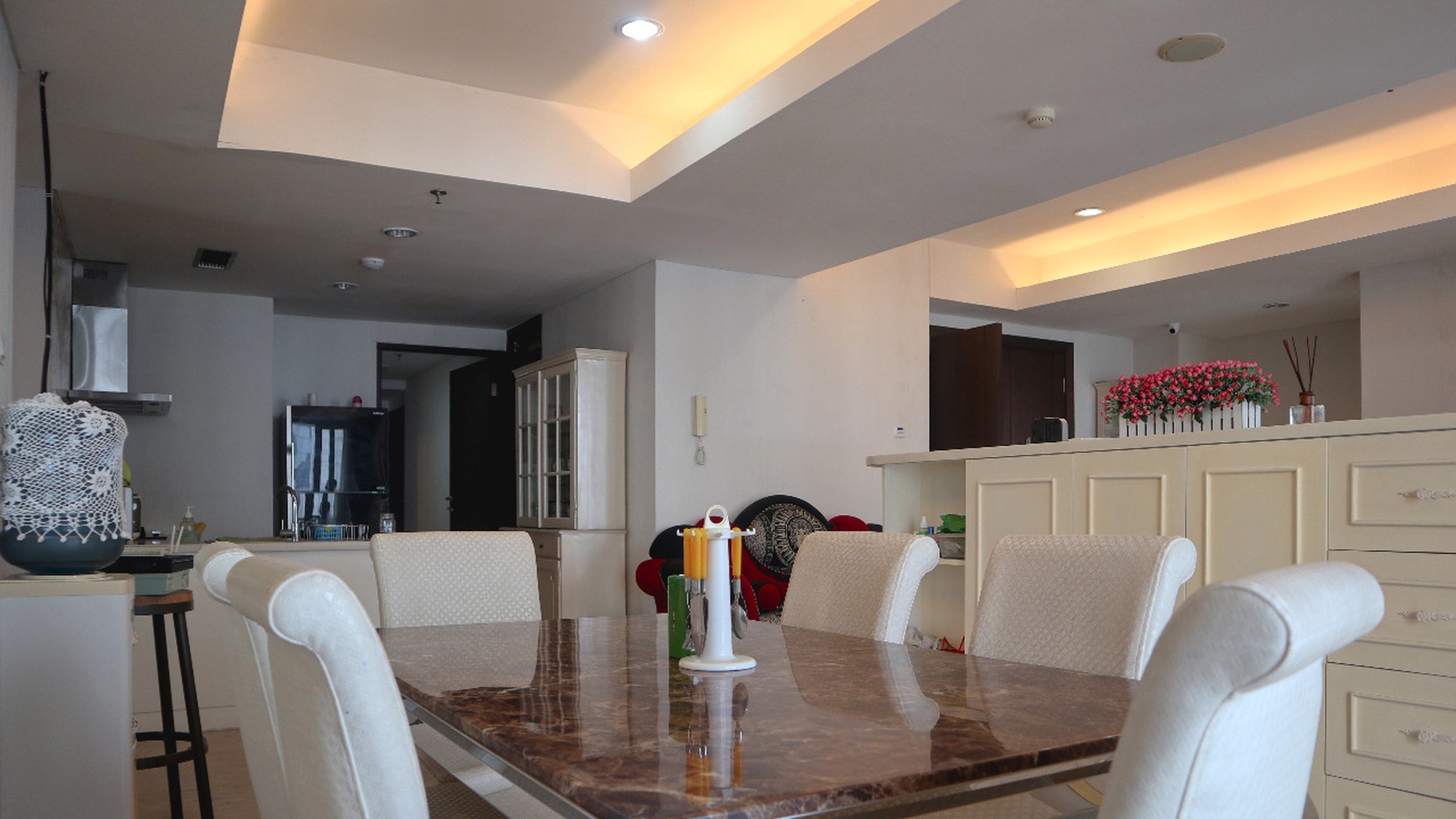 Dijual Apartment 3 bedroom di Royale Springhill , Kemayoran, Jakarta Pusat