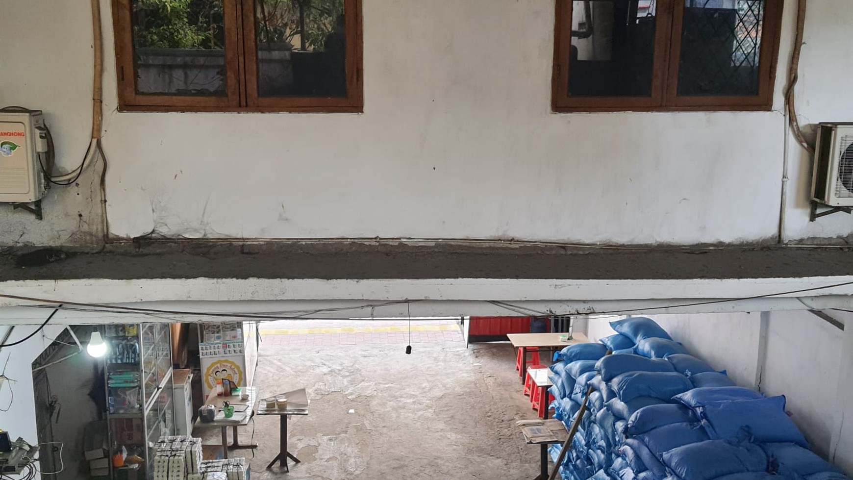 Dijual Ruang usaha dan rumah di Jembatan besi raya, Jakarta Barat