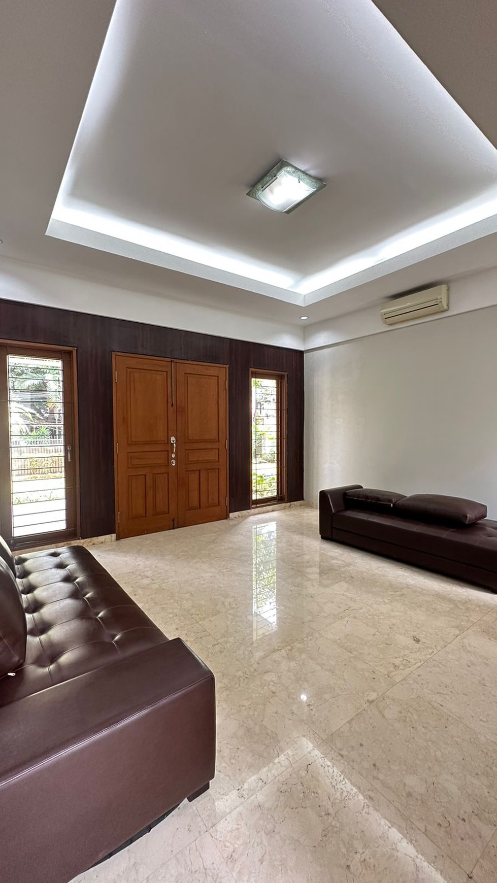 Beautiful House at Kebayoran Baru Area suitable for Embassy or Ministry