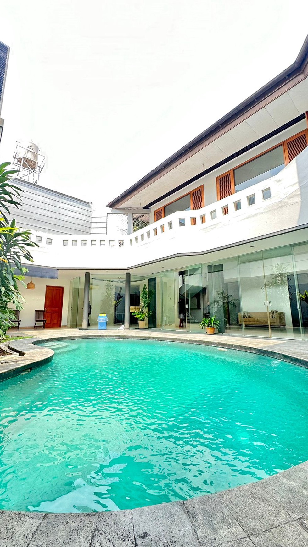 Beautiful House at Kebayoran Baru Area suitable for Embassy or Ministry