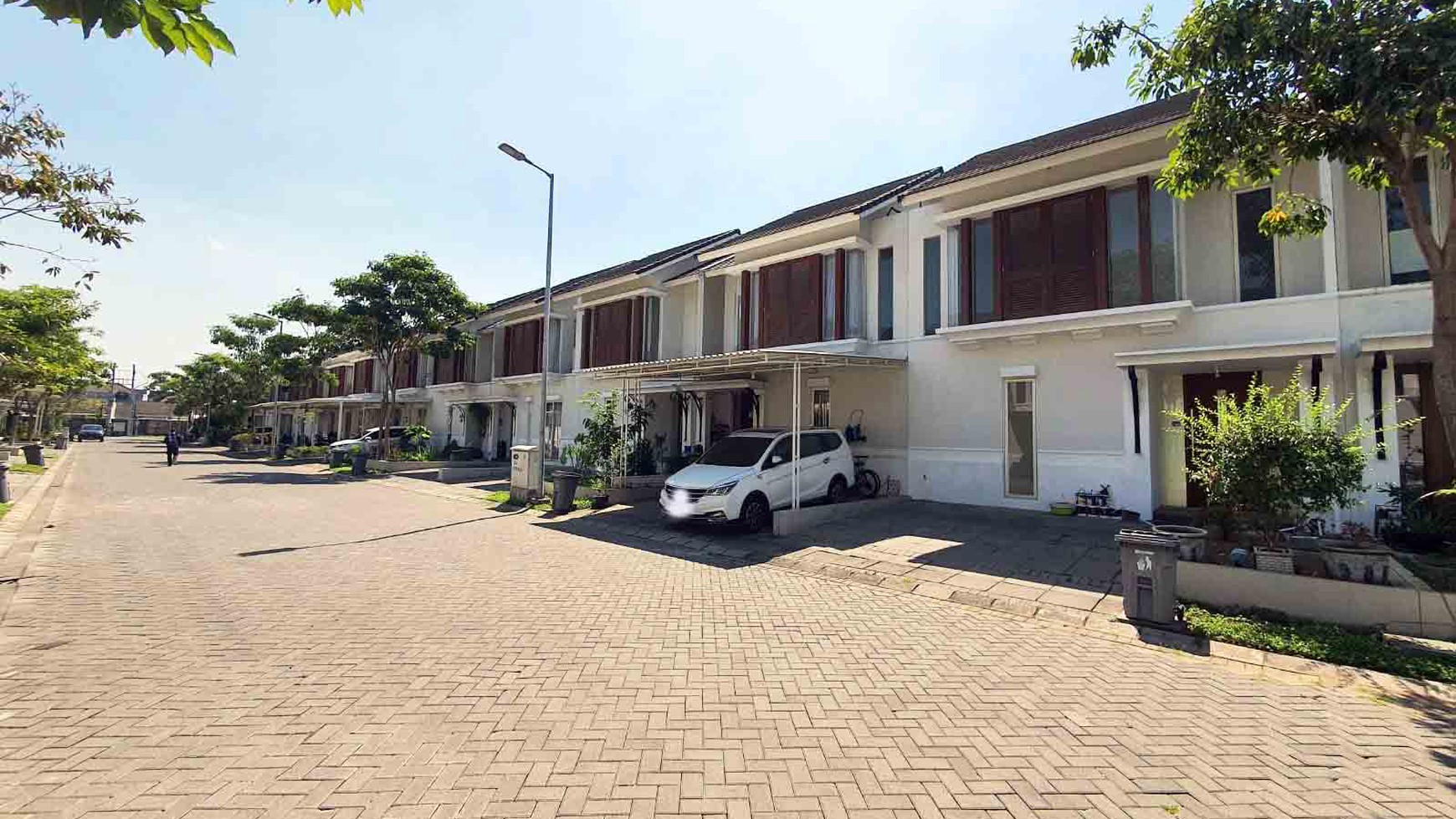 Rumah di Grand Harvest Surabaya Barat, Baru Gress, 2 Lantai, Siap Huni