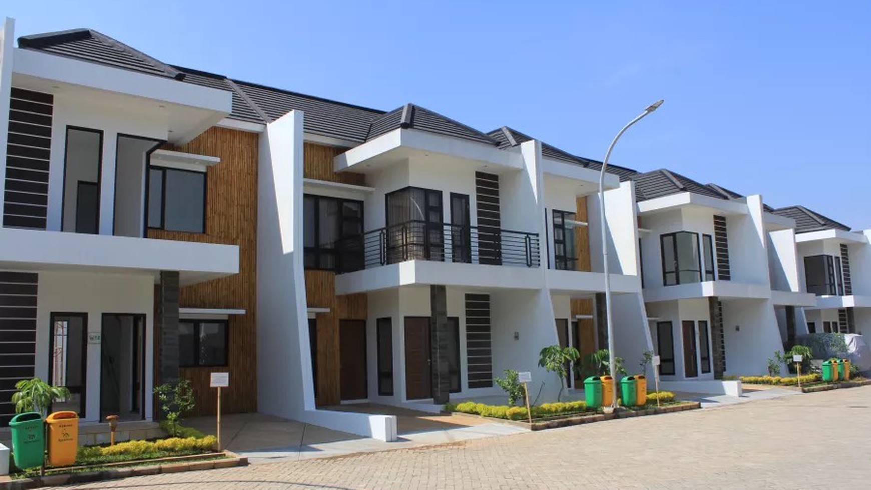 Dijual Rumah dalam Cluster di Royalwood Park, Jatisari