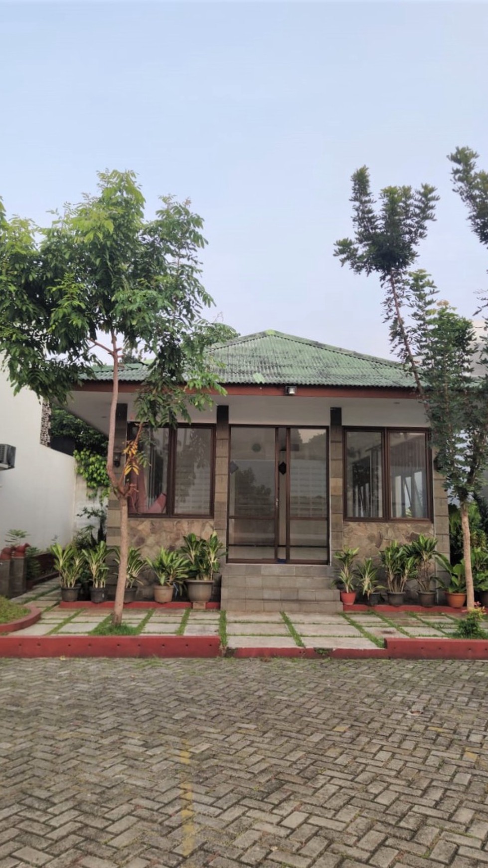 Dijual Rumah dalam Cluster di Royalwood Park, Jatisari