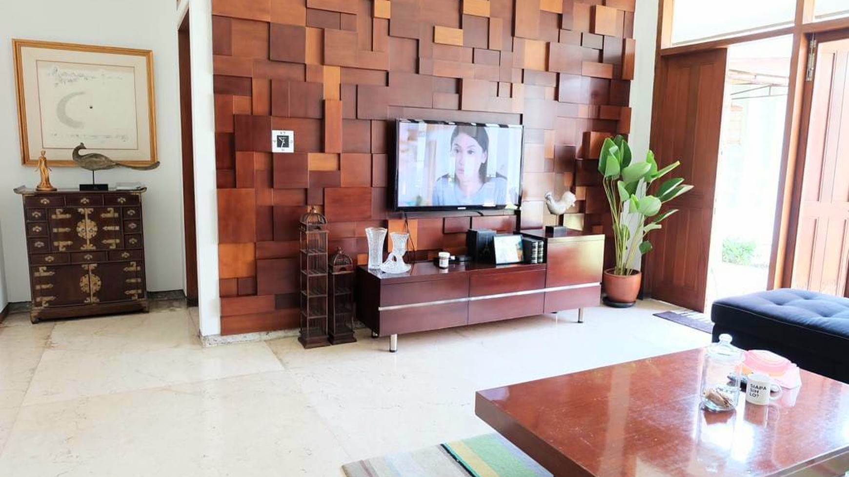 Rumah Lokasi Strategis cocok untuk Ruang Usaha  di Jalan Prabu, Bandung 