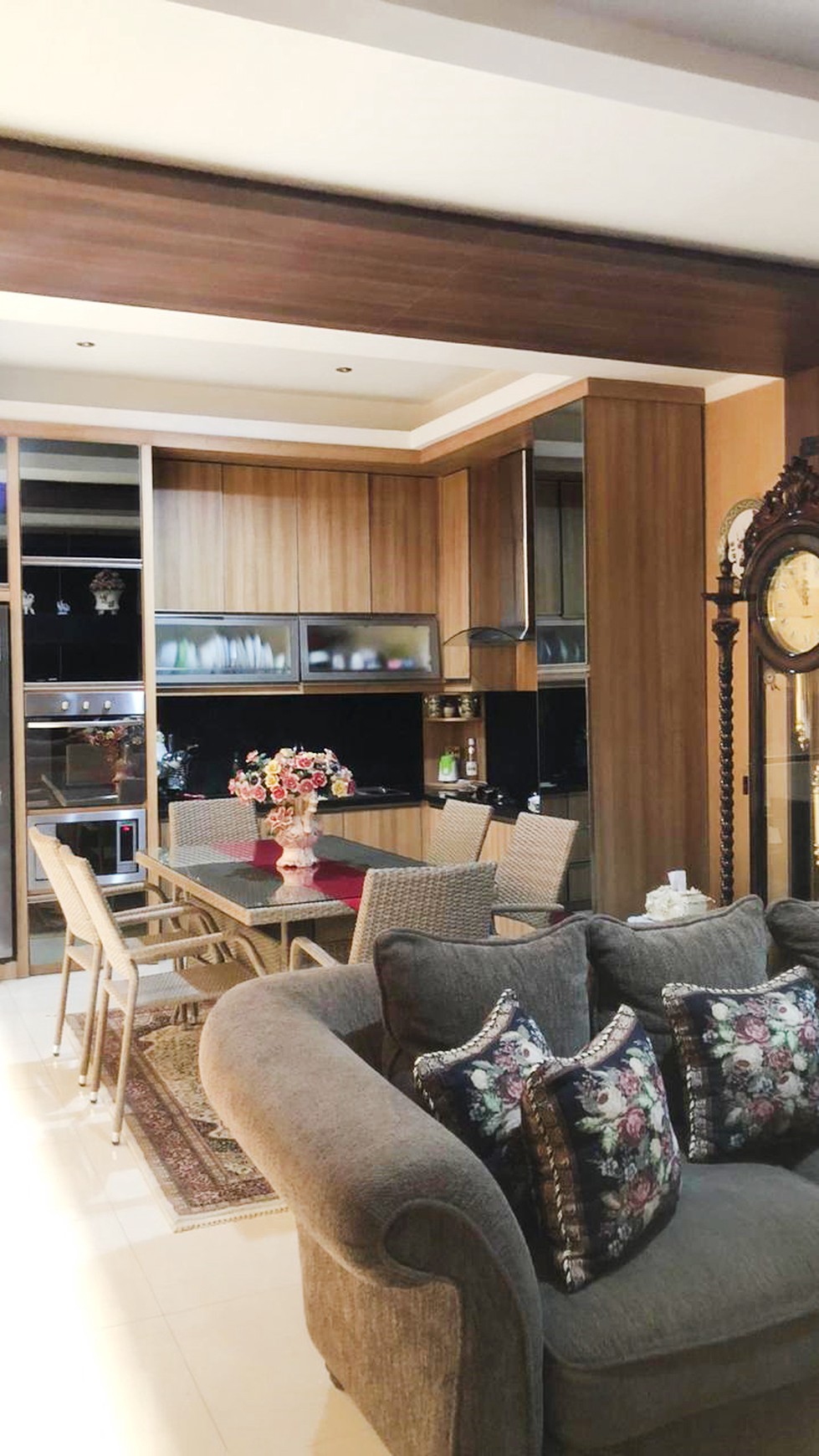 Rumah Lokasi Strategis di Kebayoran Village, Bintaro