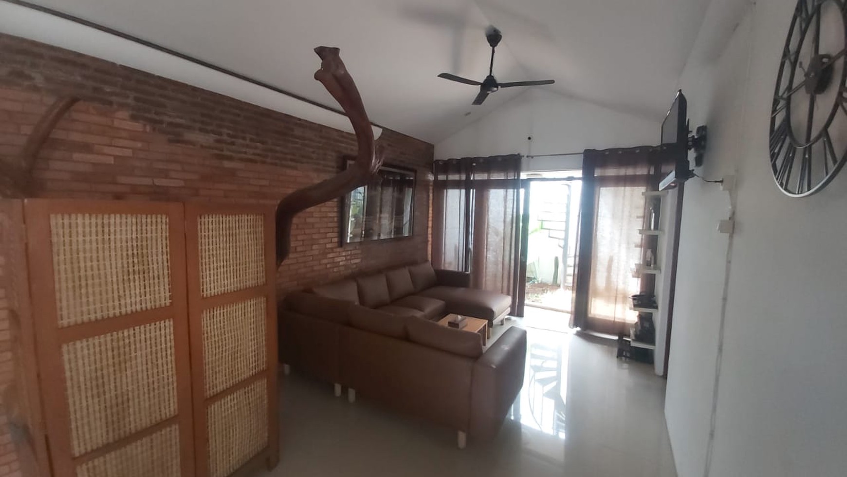 Rumah rapih, cantik siap huni di Pondok Ranji.