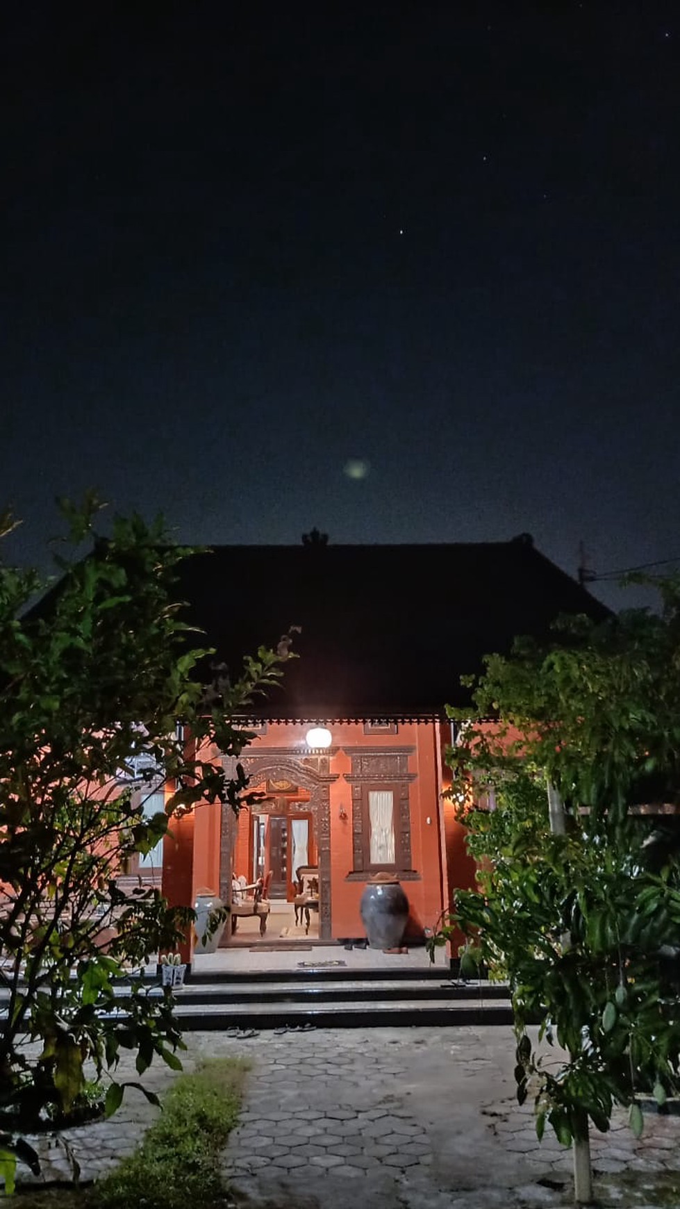 Rumah Klasik dengan aksen Jawa di Godean Yogyakarta