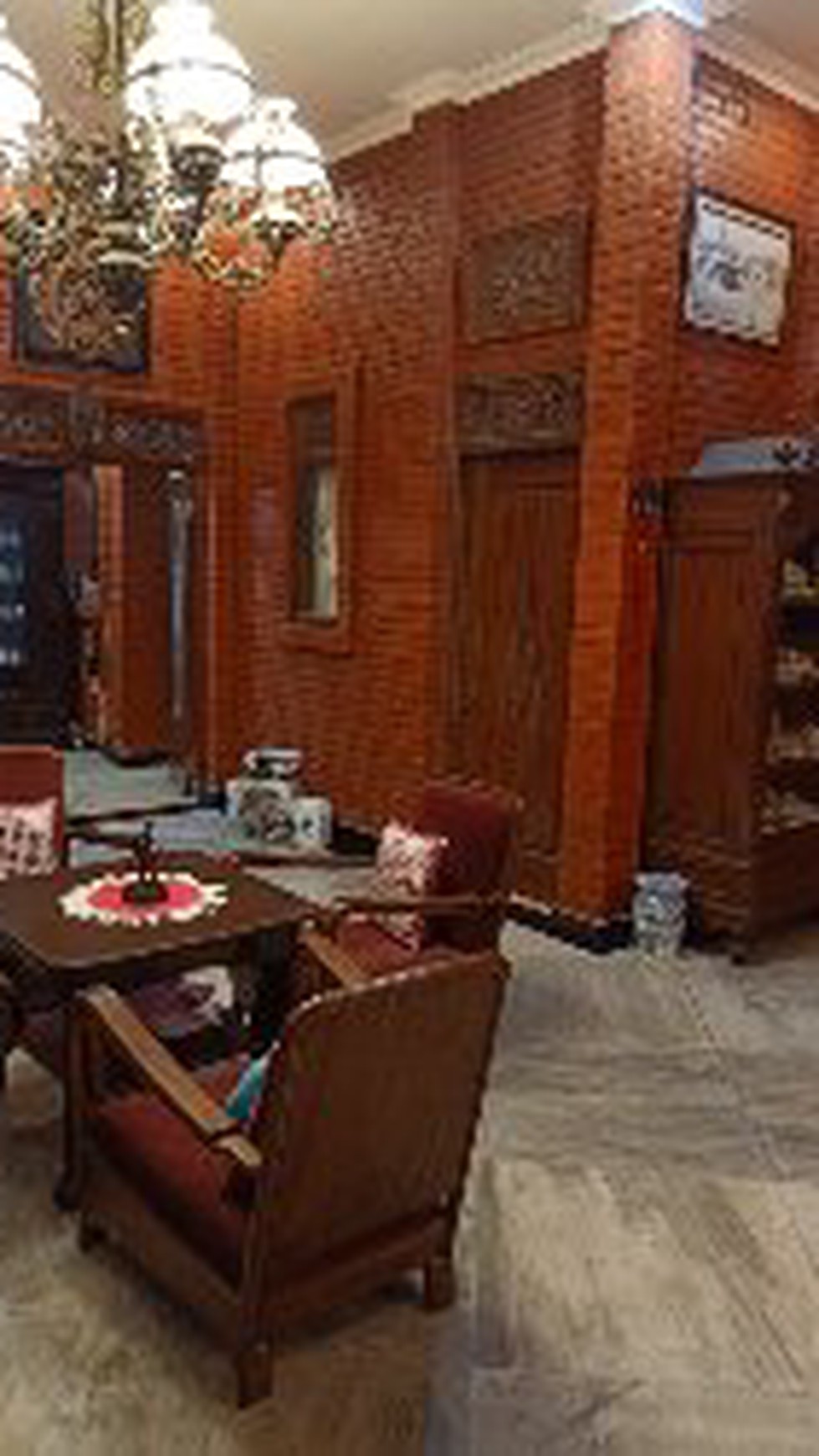 Rumah Klasik dengan aksen Jawa di Godean Yogyakarta