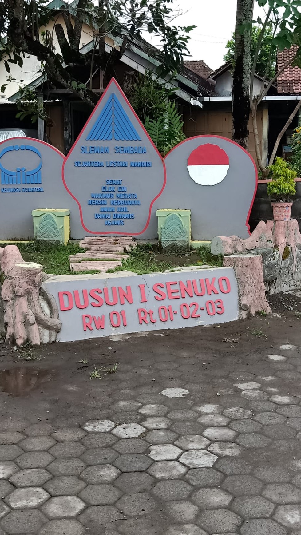 Rumah Klasik dengan aksen Jawa di Godean Yogyakarta