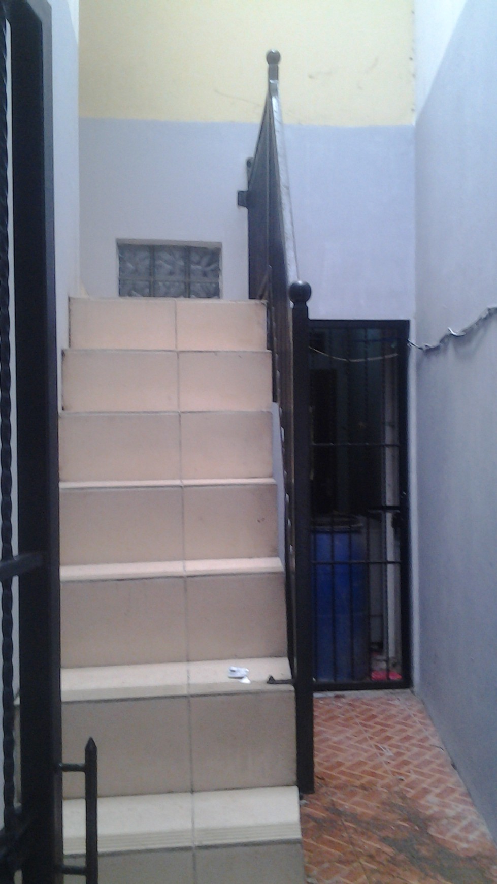 RUMAH KOSAN 8 KAMAR + USAHA LAUNDRY, SAMPING PVJ