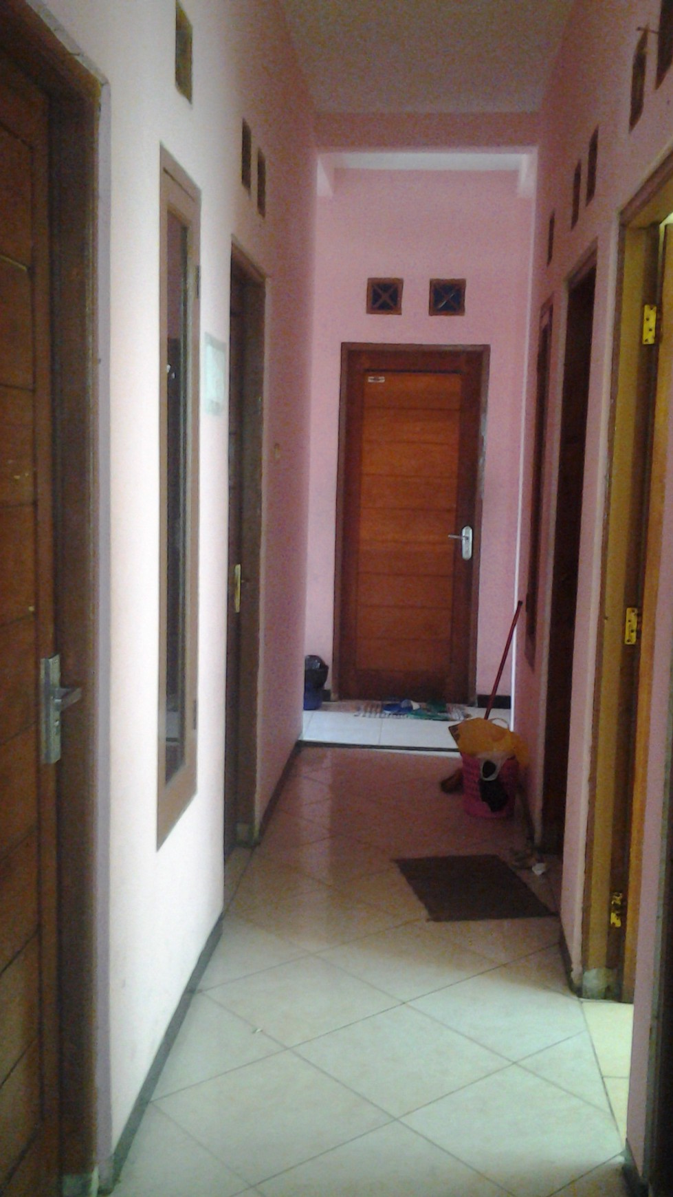 RUMAH KOSAN 8 KAMAR + USAHA LAUNDRY, SAMPING PVJ