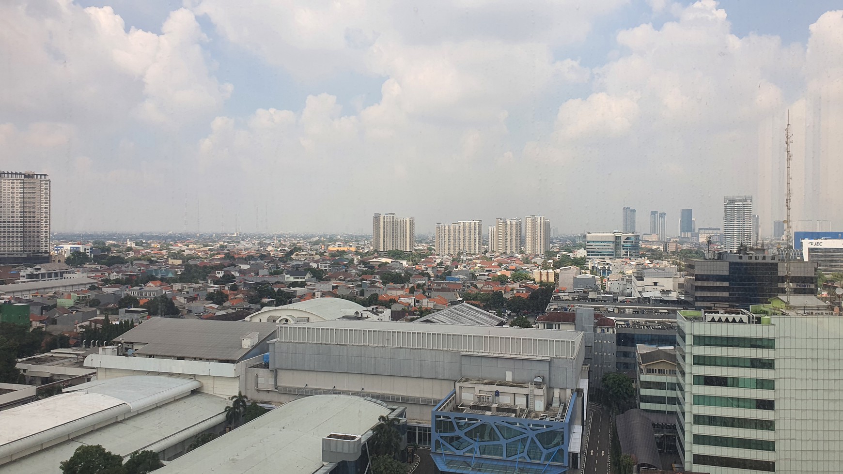 Turun Harga. Office Space di Wisma AKR Kebon Jeruk Jak Bar