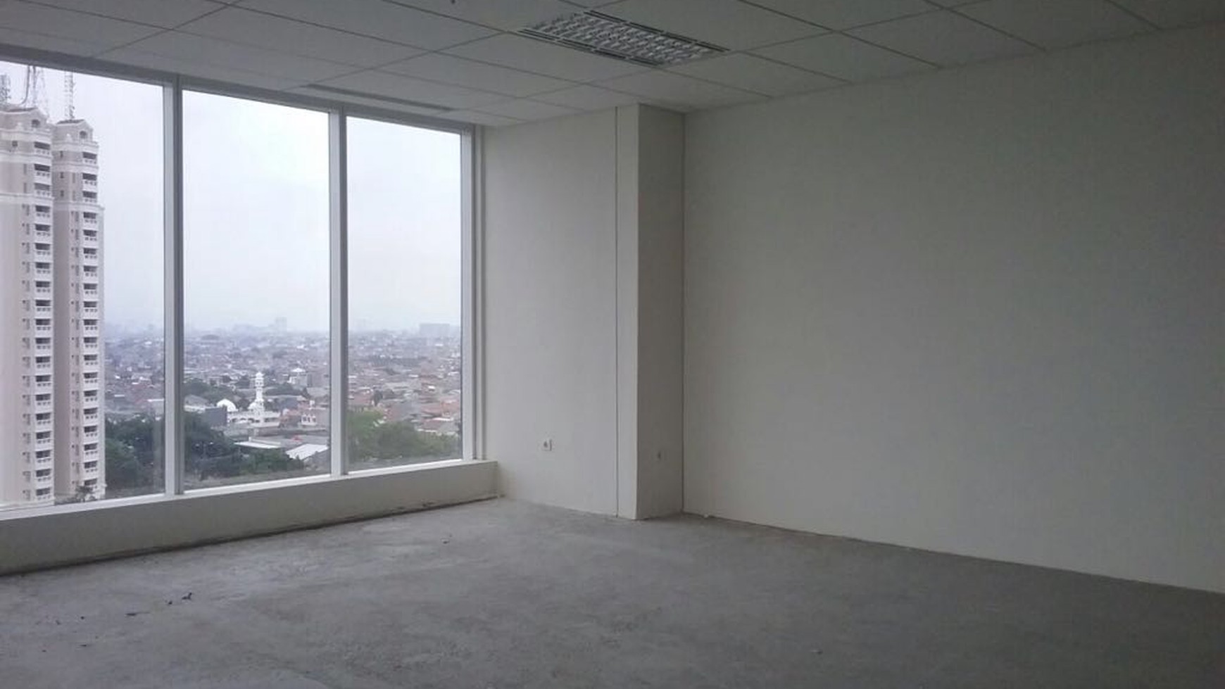 Turun Harga. Office Space di Wisma AKR Kebon Jeruk Jak Bar