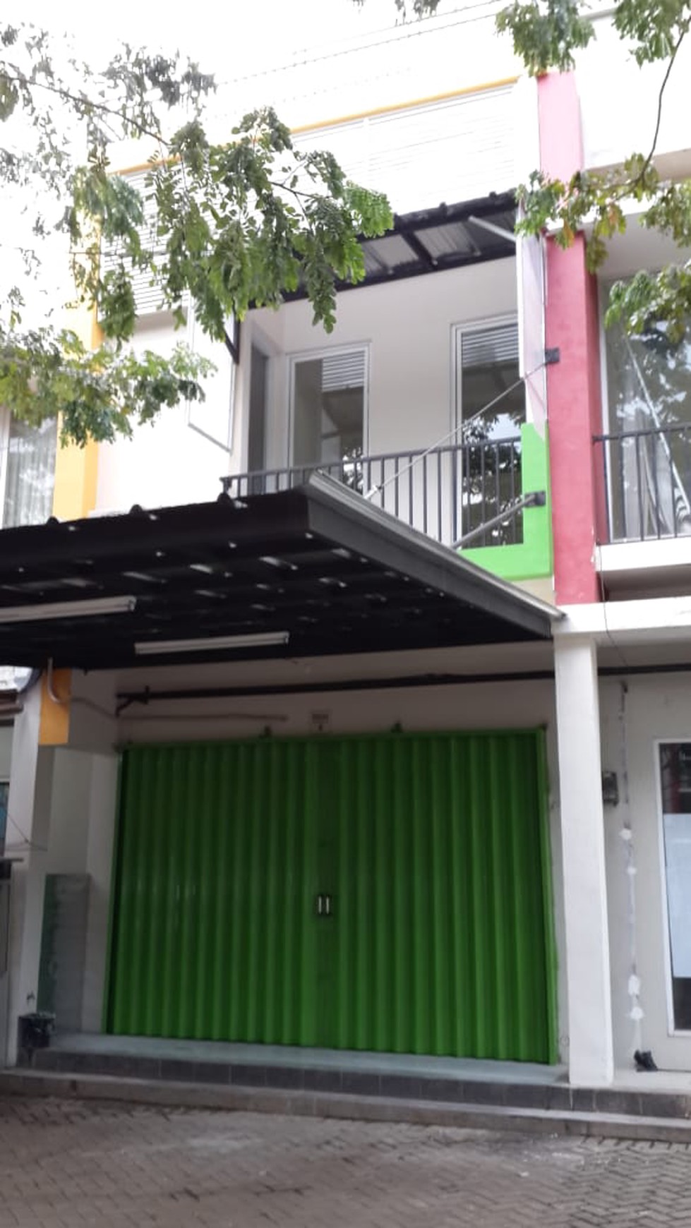 Turun Harga!!! Ruko 2,5 lantai - Full renovasi - bangunan kuat