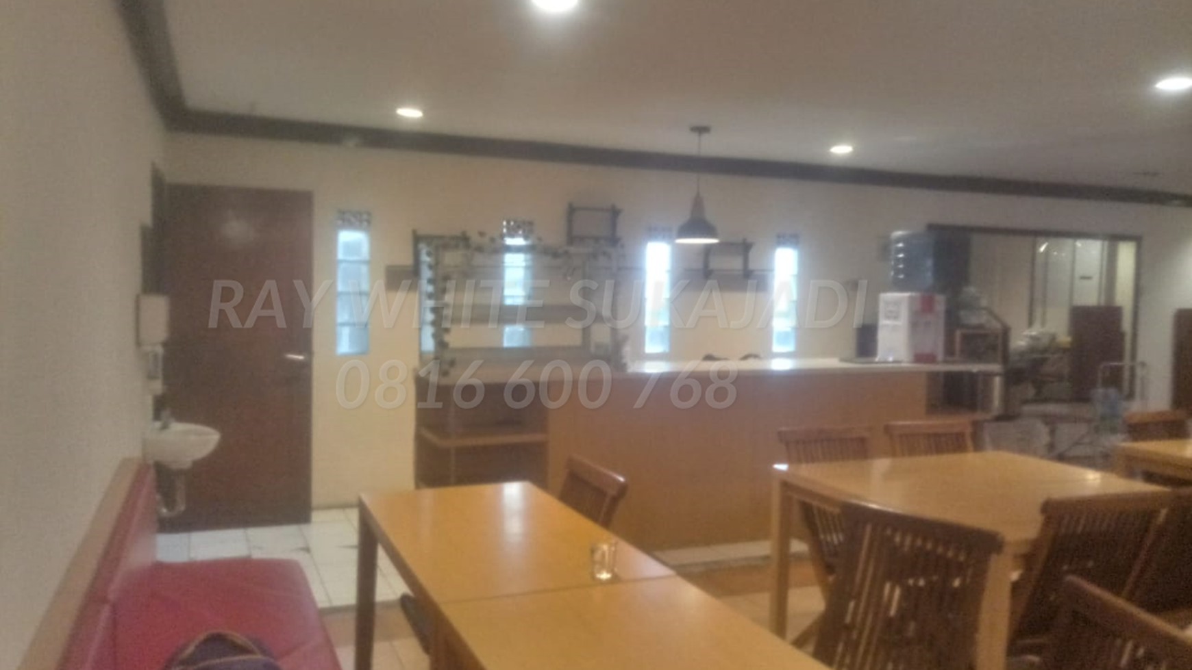 DIJUAL CAFE 2 LANTAI Sayap Gerlong