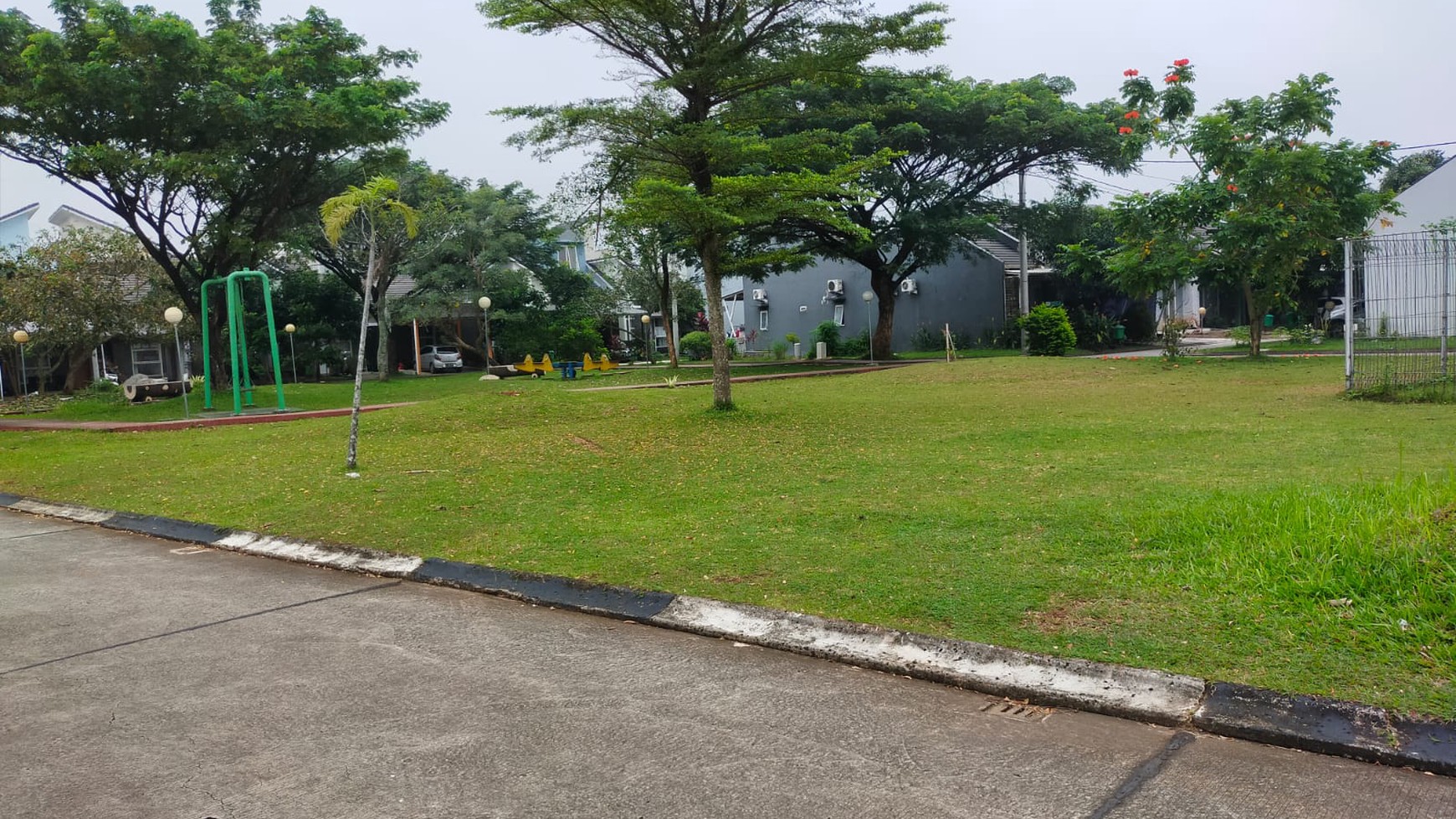 Rumah dalam cluster, bebas banjir di Serpong