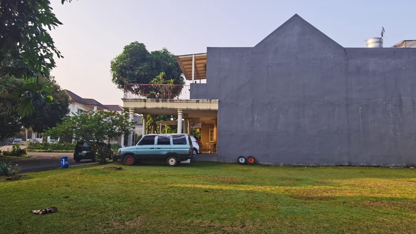 Kavling Hoek dalam Cluster di Kota Wisata