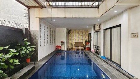 Dijual SEGERA Rumah Bagus dengan Kolam Renang di Cluster Normandy Wish, Deplu, Jakarta Selatan 