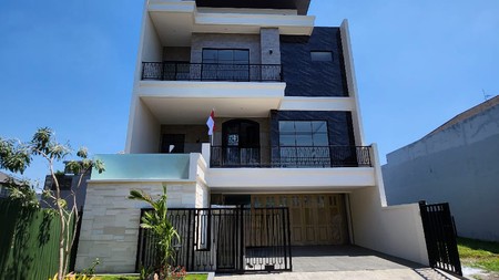 Rumah Baru Citraland North Emerald Mansion Surabaya PRIVATE Swimming Pool + MARMER ONYX Mewah+ Garasi Carport masuk 6 Mobil + PAGAR