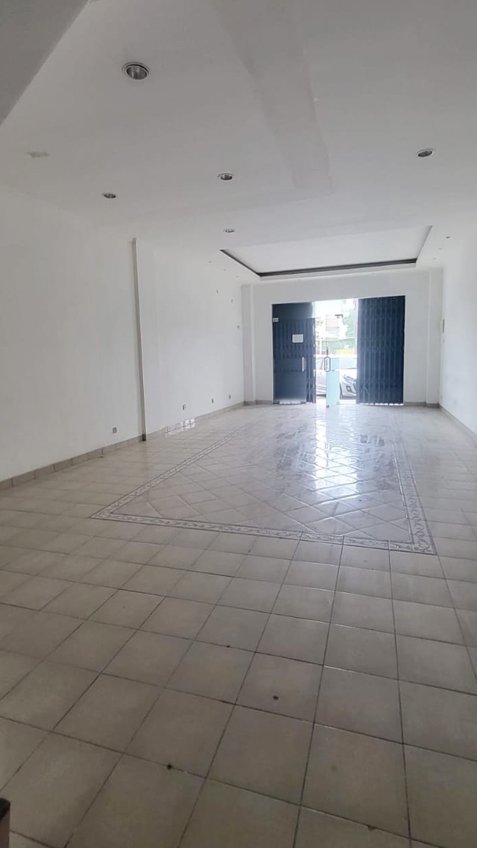 Ruko fifth avenue  gading serpong  Lokasi depan mall sms