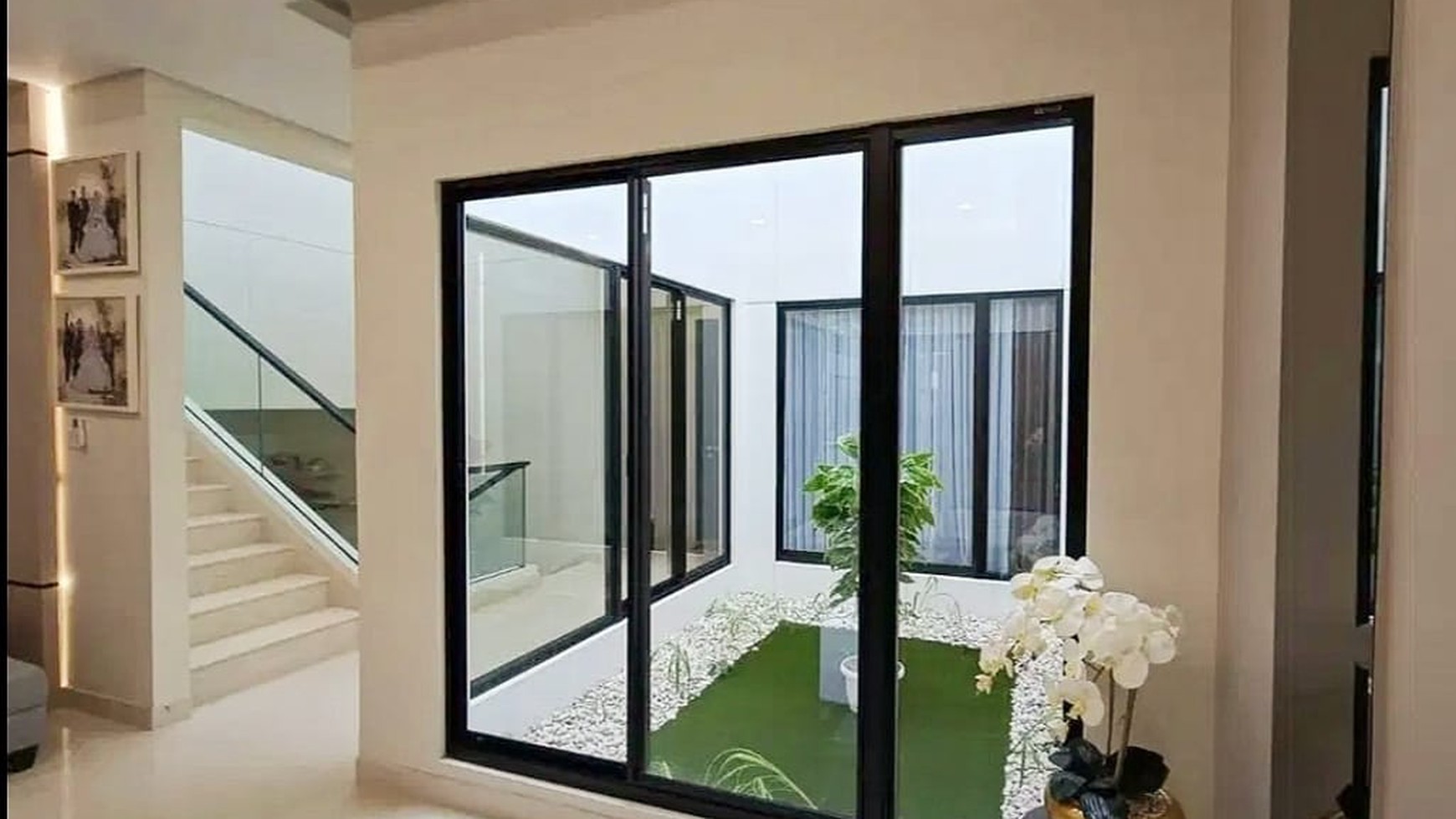 Turun Harga Rumah Full Furnished Split level di Mozart, Symphonia Gading Serpong