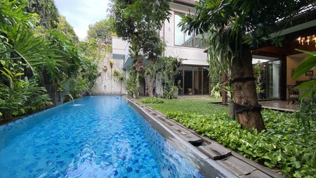 Beautiful Luxury Modern tropical House at Menteng Area