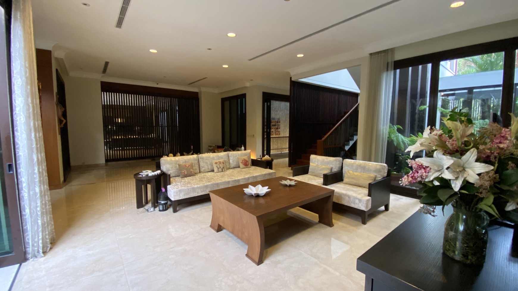 Beautiful Luxury Modern tropical House at Menteng Area