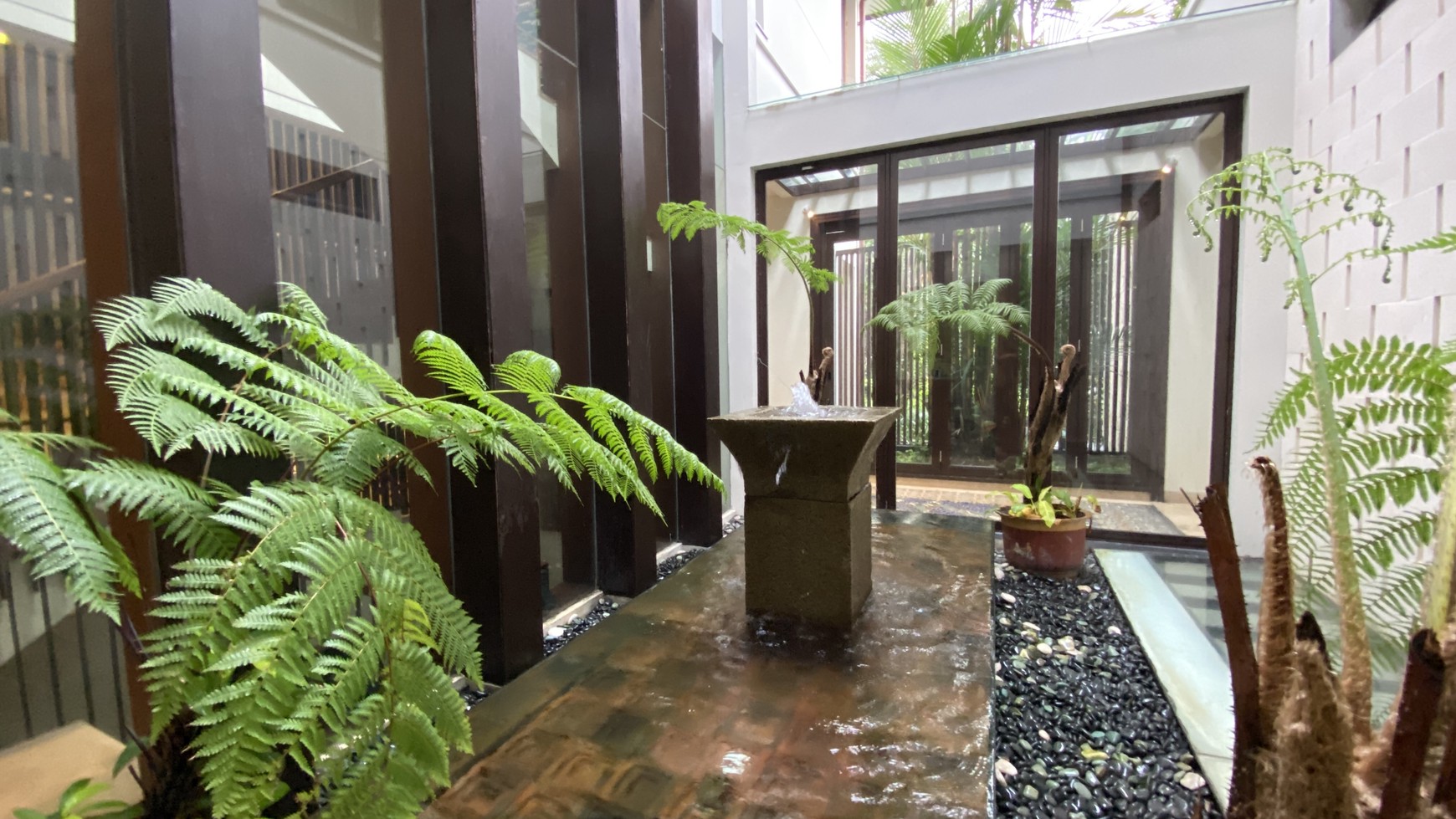 Beautiful Luxury Modern tropical House at Menteng Area