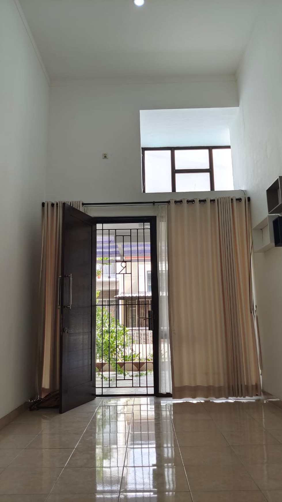 Rumah Bagus Di Gracia Residence Graha Raya Bintaro Jaya