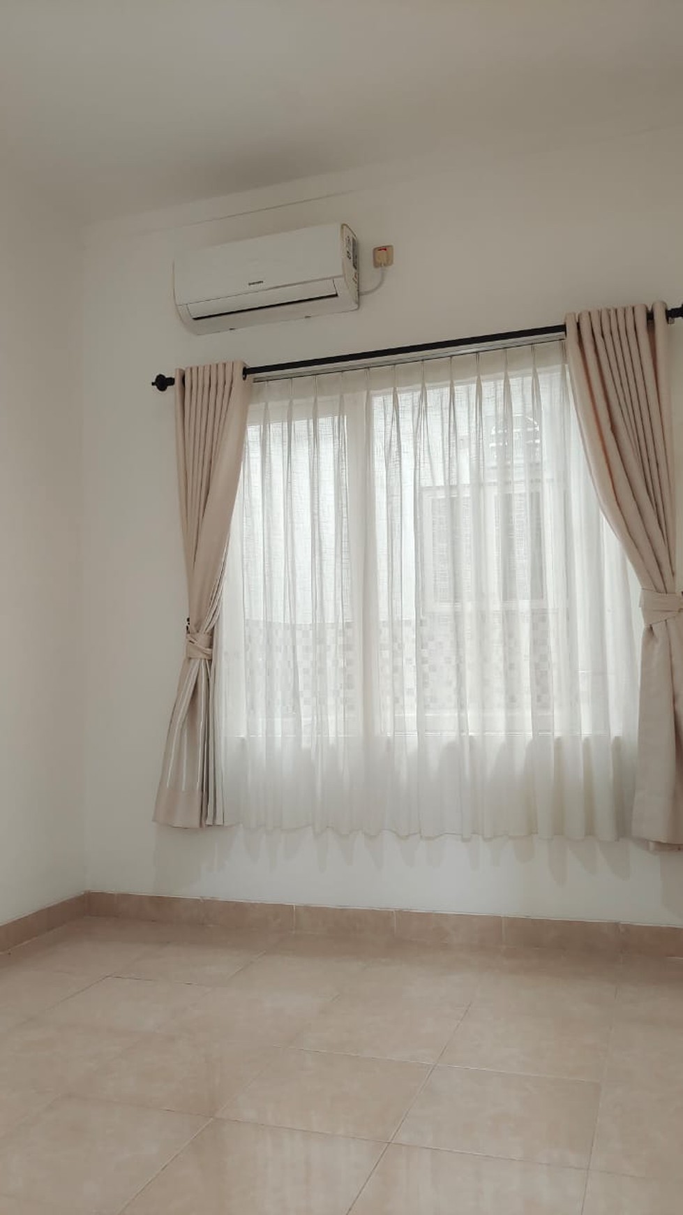 Rumah Bagus Di Gracia Residence Graha Raya Bintaro Jaya