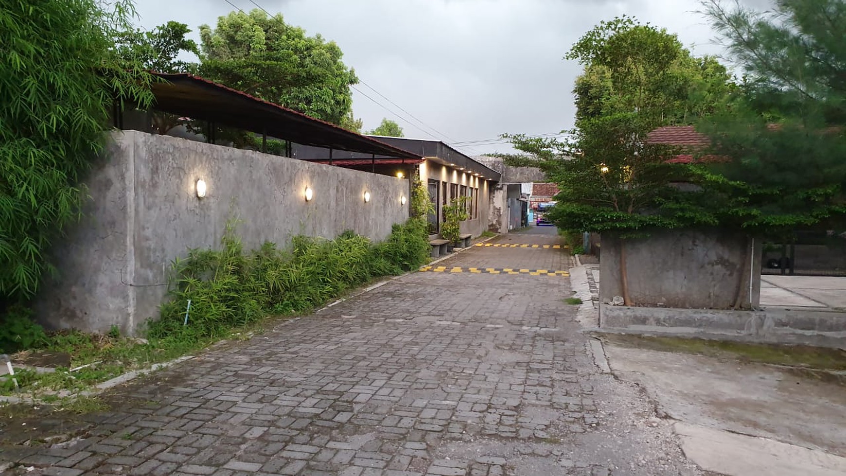 Tanah Bonus Rumah Cocok Untuk Usaha Lokasi di Condong Catur 