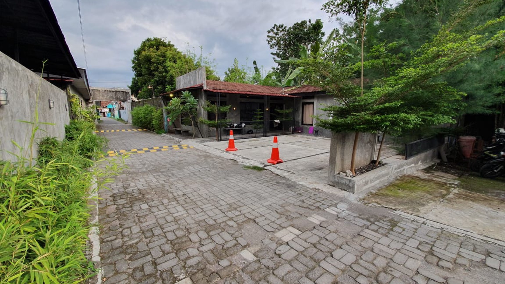 Tanah Bonus Rumah Cocok Untuk Usaha Lokasi di Condong Catur 