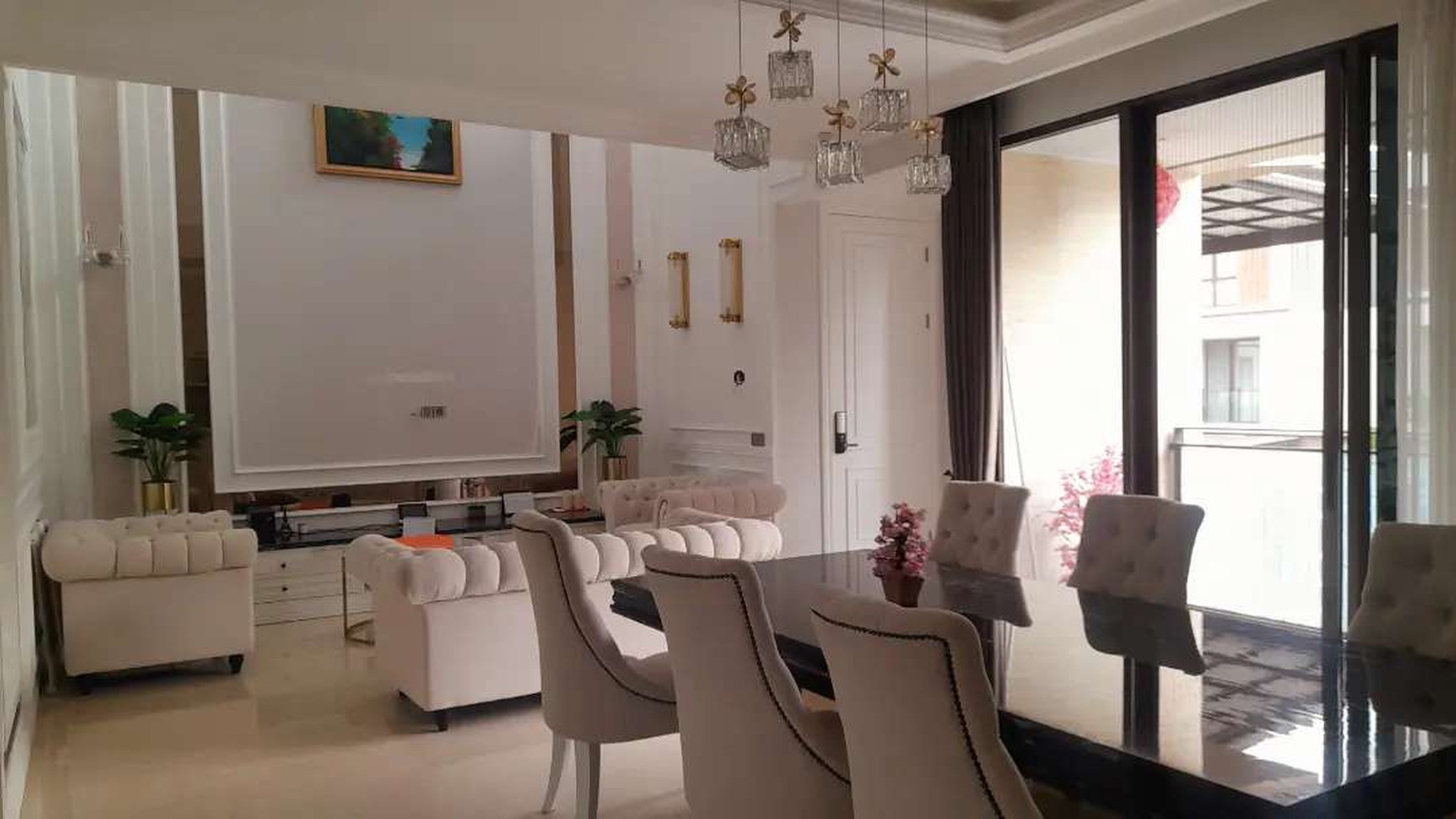 Hot Properti. Rumah Modern Mewah Zora Kimora, BSD.