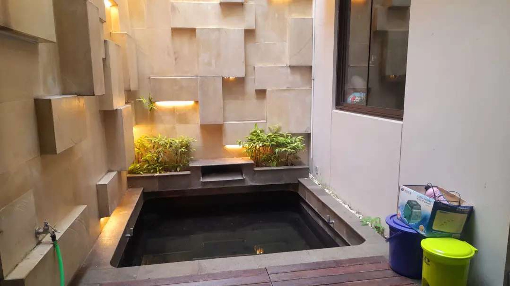 Hot Properti. Rumah Modern Mewah Zora Kimora, BSD.
