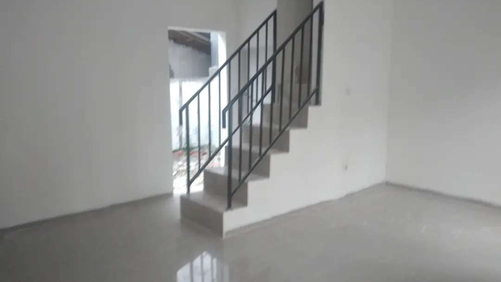 Murah. Rumah 2 Lantai Di Boston Village Bintaro, BSD