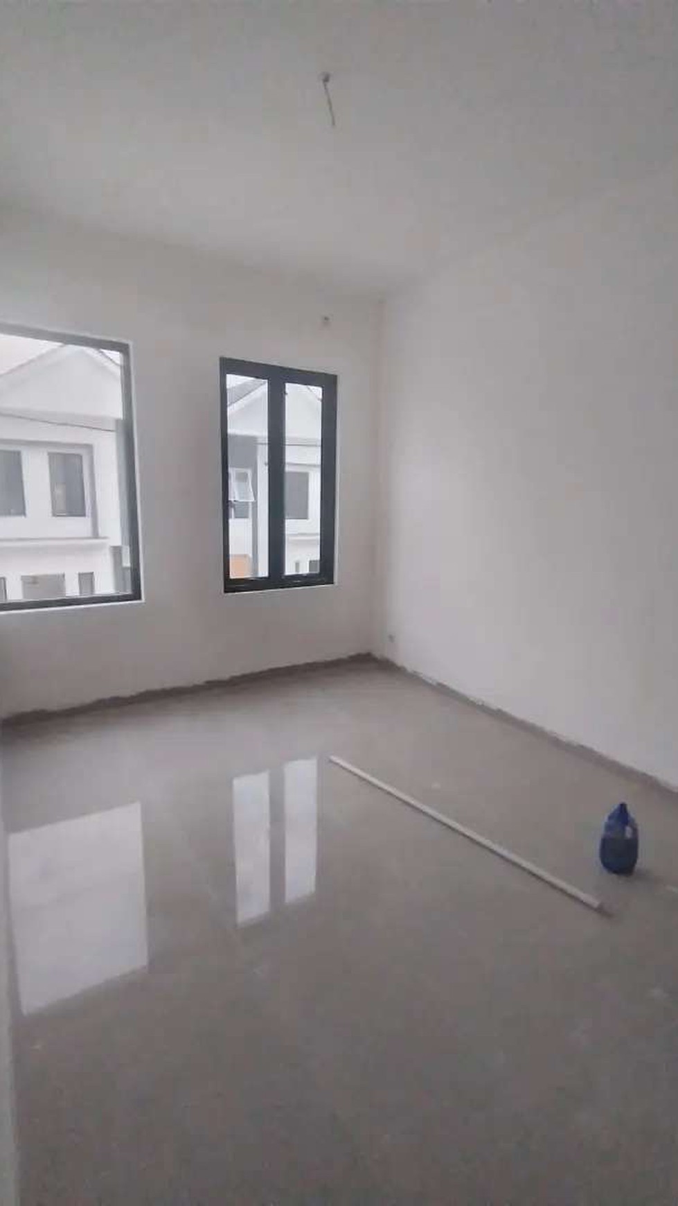 Murah. Rumah 2 Lantai Di Boston Village Bintaro, BSD