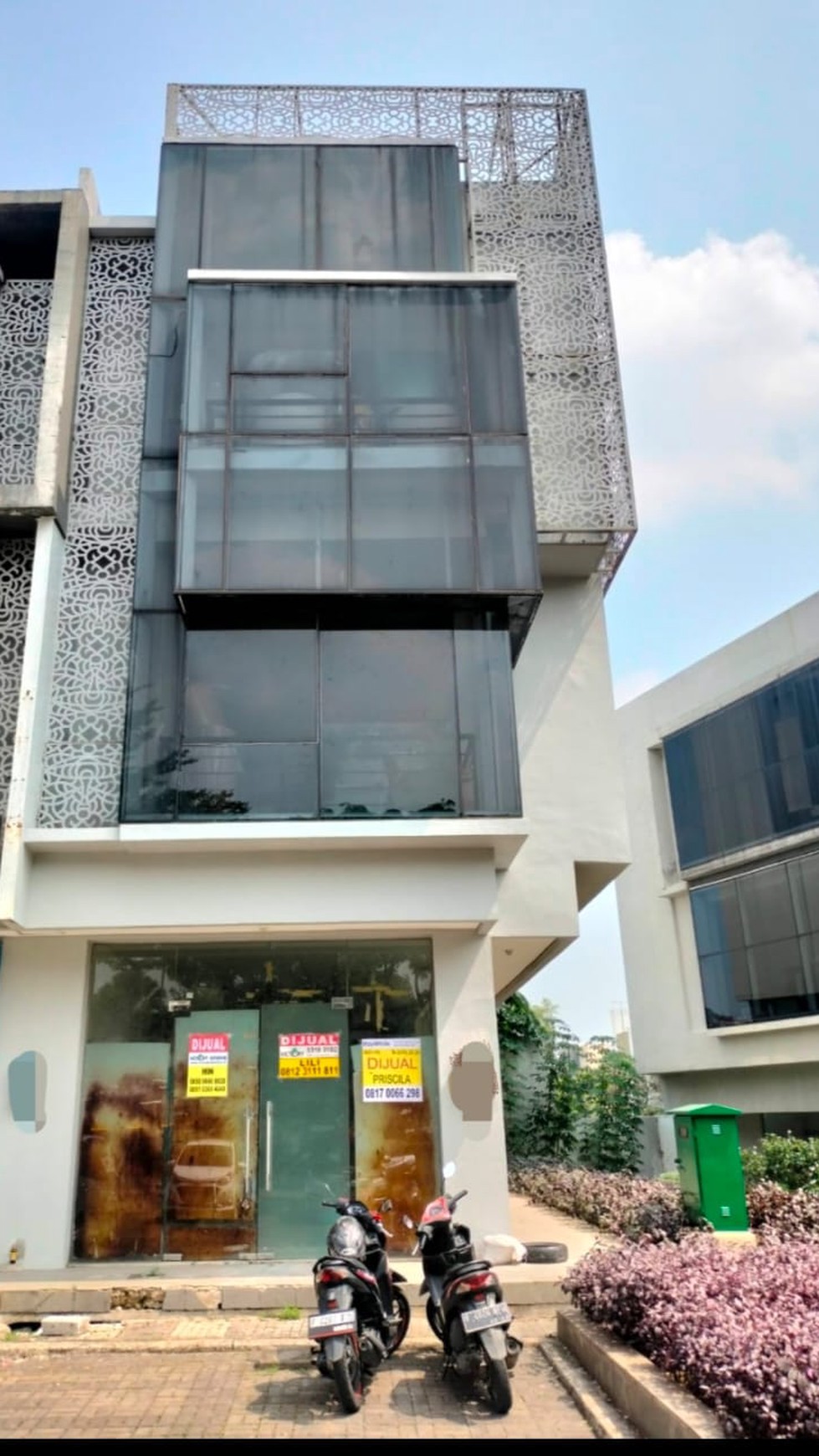 Ruko hadap jalan raya BSD City, dekat Atmajaya BSD