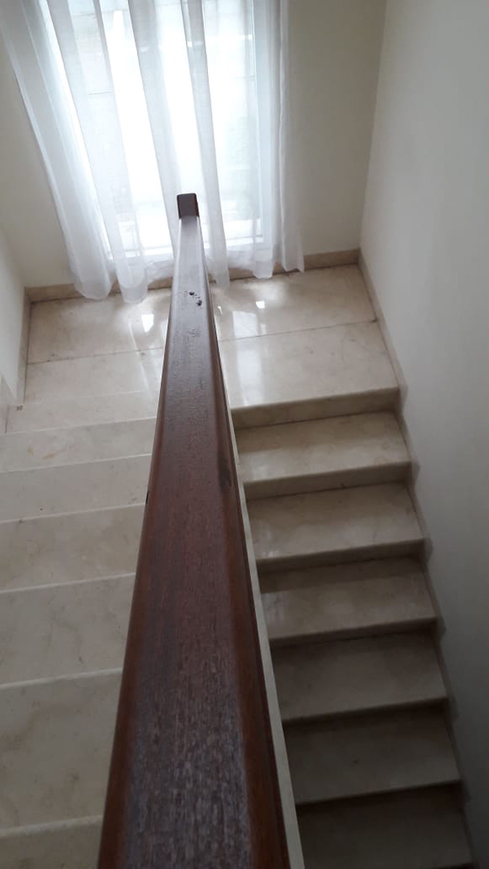 Rumah Minimalis Area Cluster Paris Residence Kampung Utan 