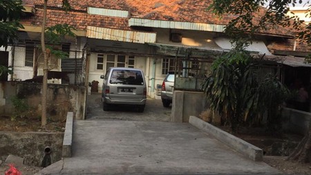 Rumah 1 lantai Lokasi strategis cocok untuk usaha dan untuk Gudang