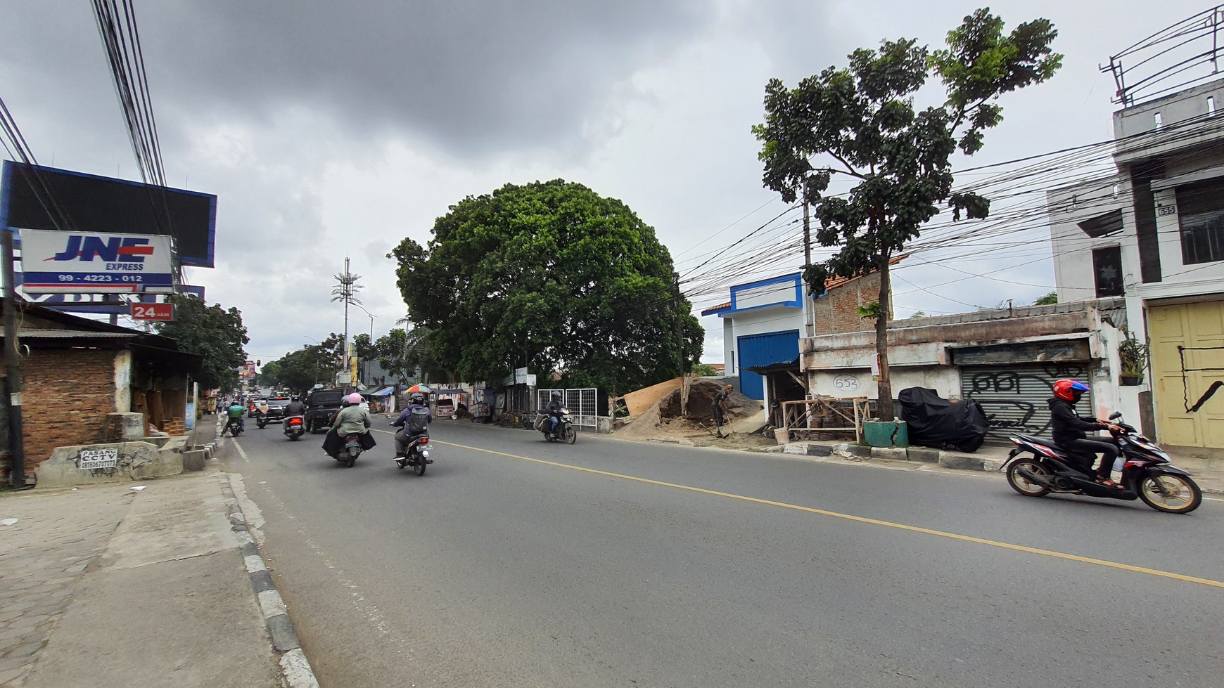 KAVLING DI JALAN RAYA ALUN-ALUN CIMAHI, JAWA BARAT