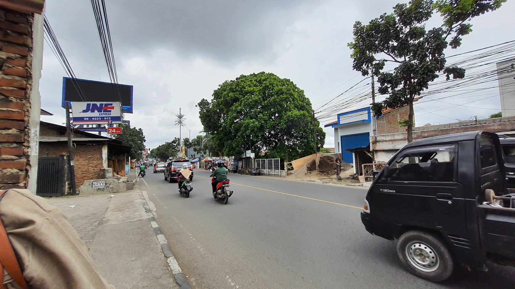 KAVLING DI JALAN RAYA ALUN-ALUN CIMAHI, JAWA BARAT