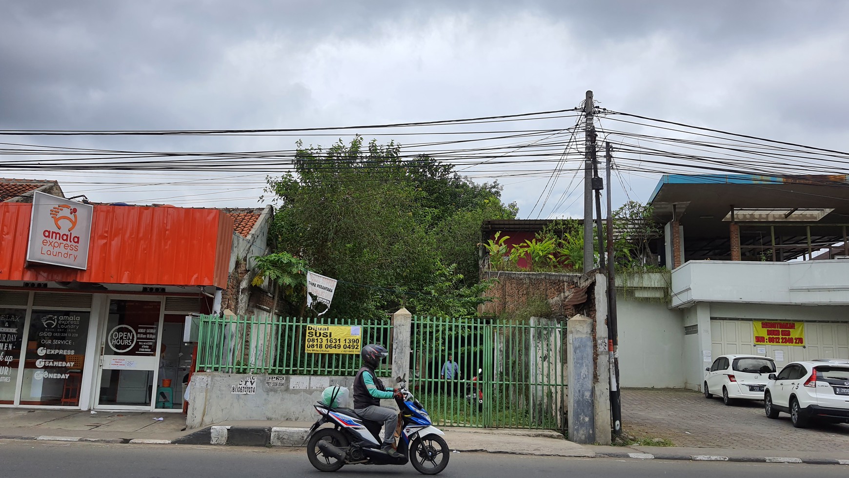 KAVLING DI JALAN RAYA ALUN-ALUN CIMAHI, JAWA BARAT