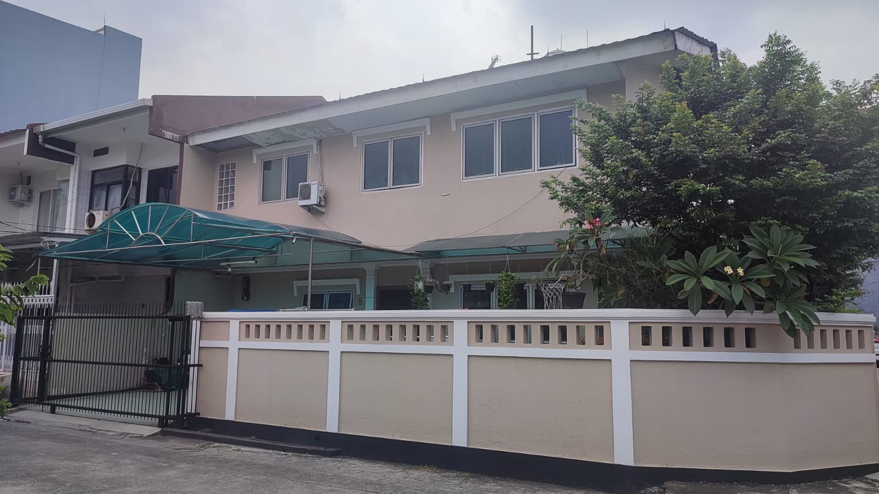 Rumah hoek  strategis di Kelapa Gading