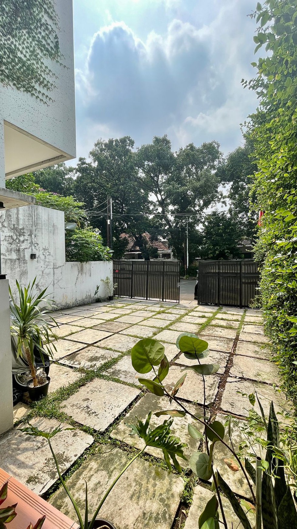 DIJUAL RUMAH KOST MENTENG