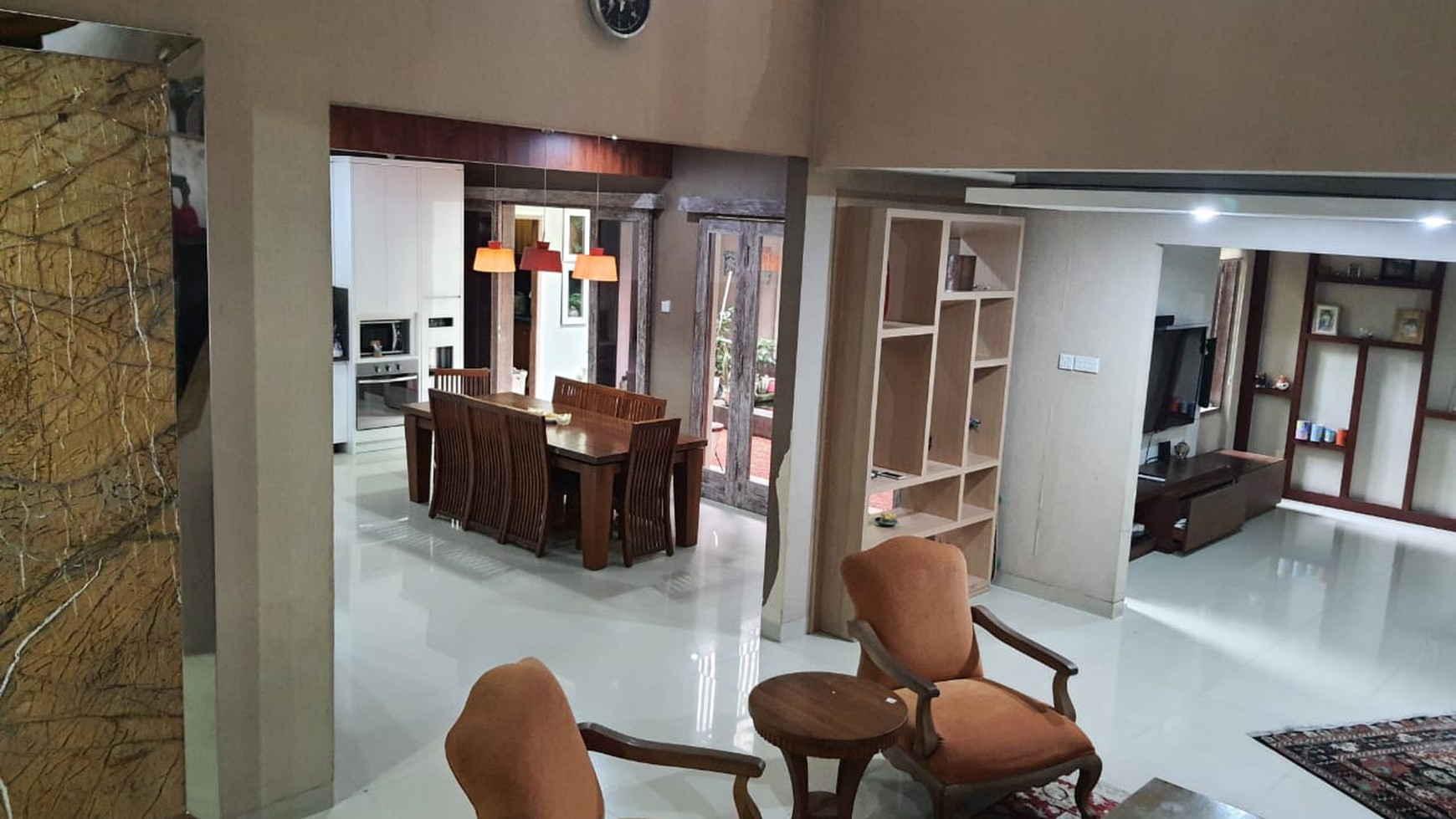 Turun Harga Rumah 2 lantai Semi Furnished Hadap Taman, Rapi Terawat - Futuristic Design